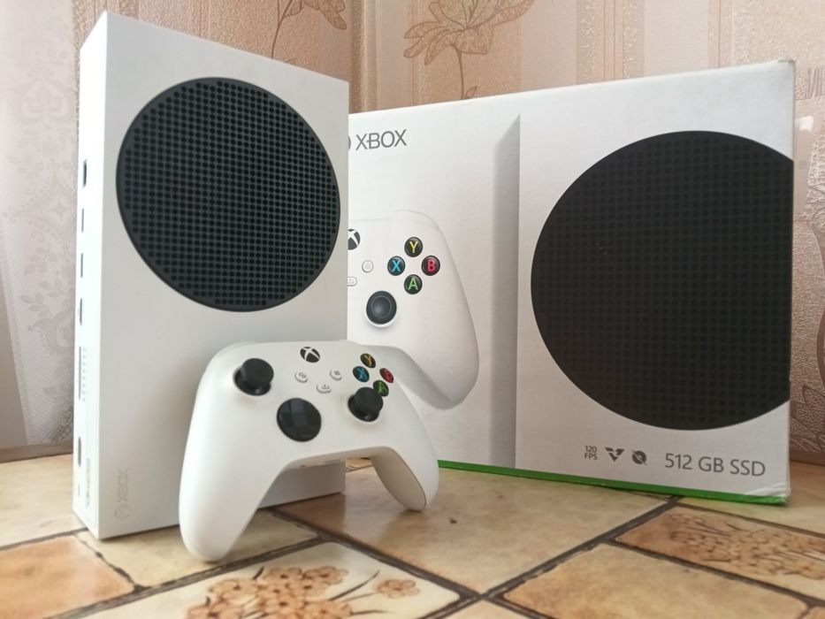 Xbox series s два геймпада и игры