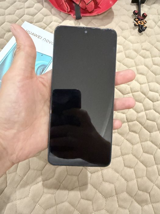 Huawei nova12i в хорошом состояние