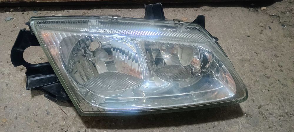 фар за нисан алмера 2000-2002г.