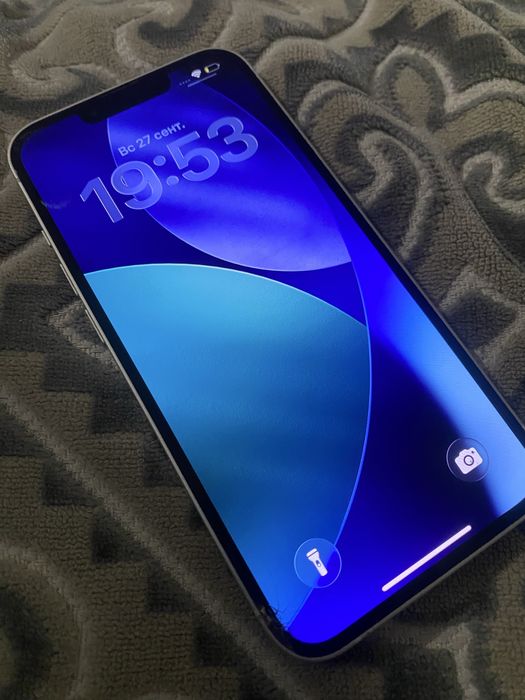 Продам iPhone 13