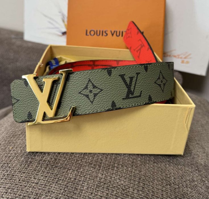 Колани LV от естествена кожа