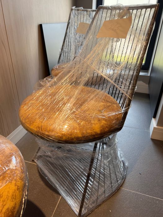 Scaun metalic tapitat