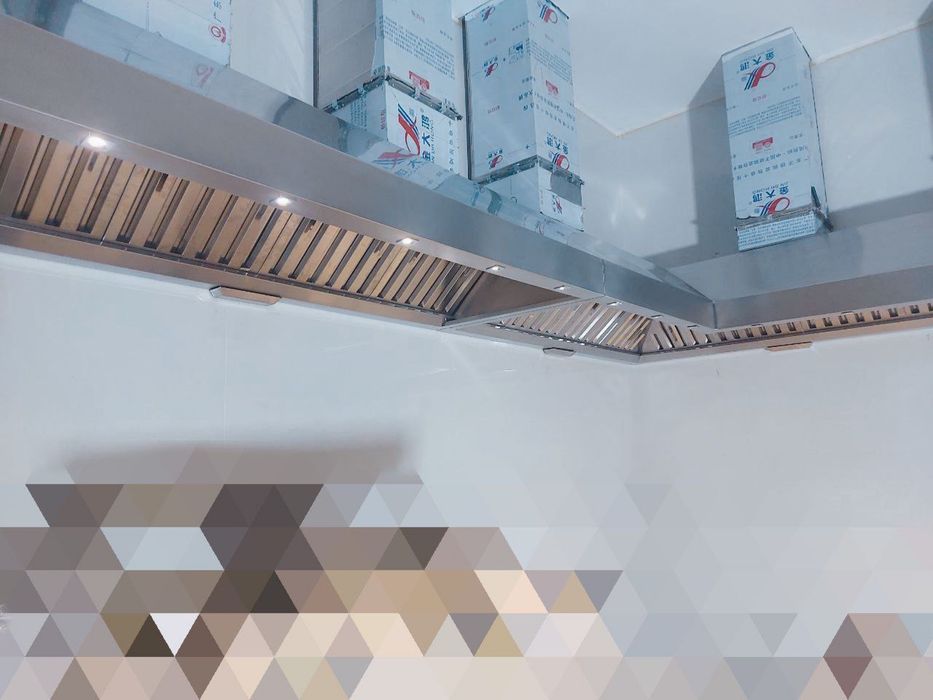 Вытяжка из нержавейки