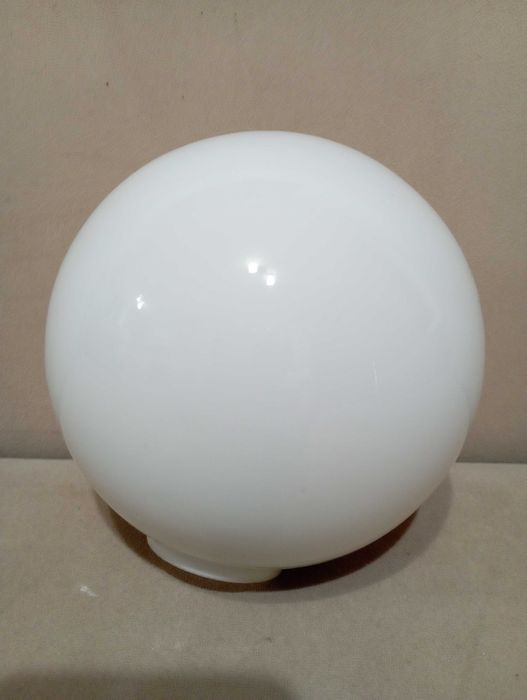 Стъклен абажур. Стъкло за лампа. Чашка за полилей