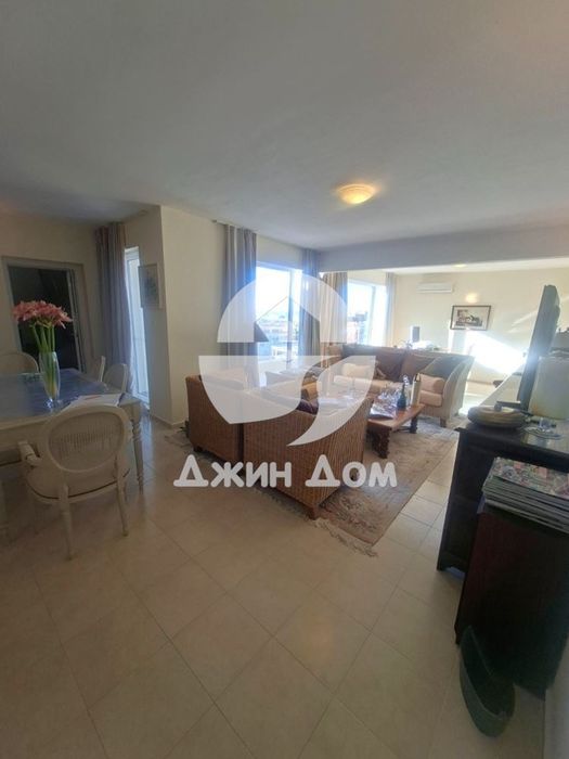 Продава се Многостаен апартамент в Свети Влас - 208 кв.м за 687 €/кв.м - Снимка #1