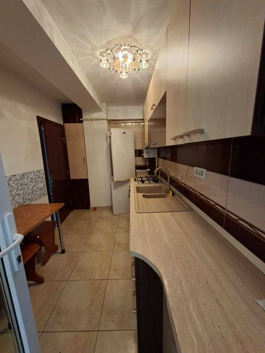 inchiriez apartament 2 camere zona VIVO CONSTANTA