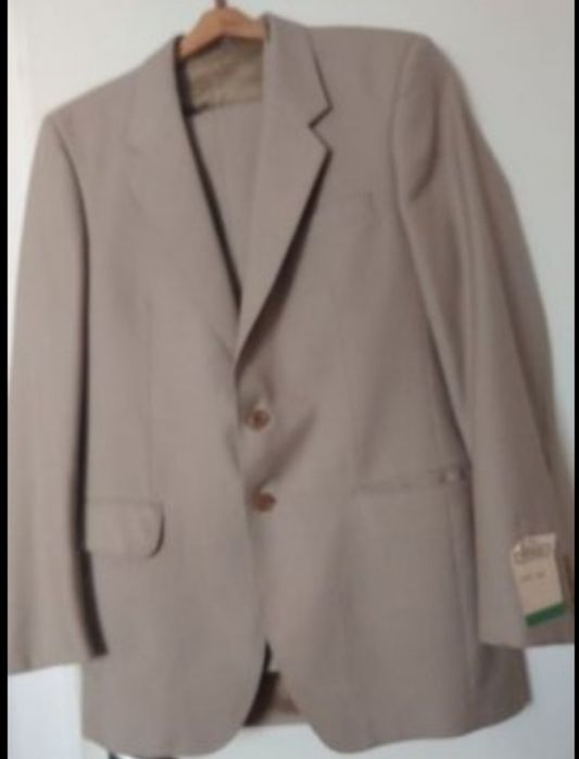 Нов мъжки костюм в три части и топло яке