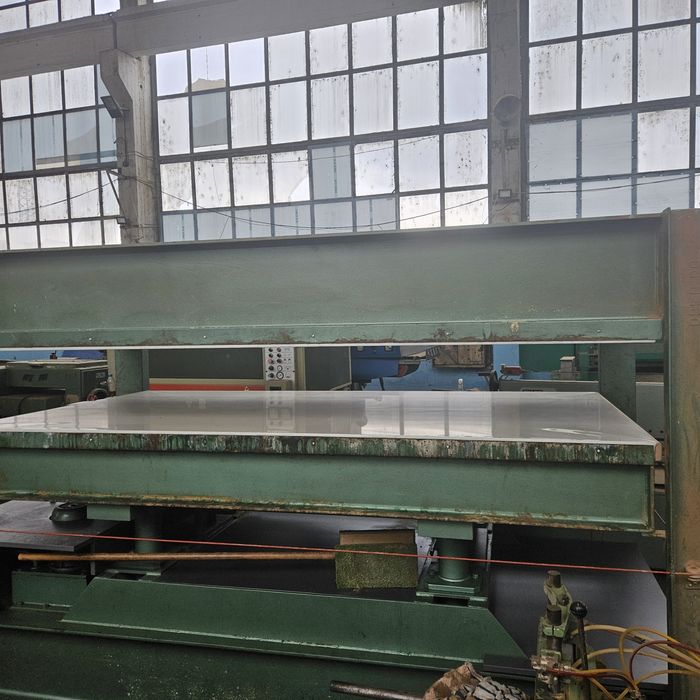 Топла преса с нагреватели 2500мм.х 1300мм.