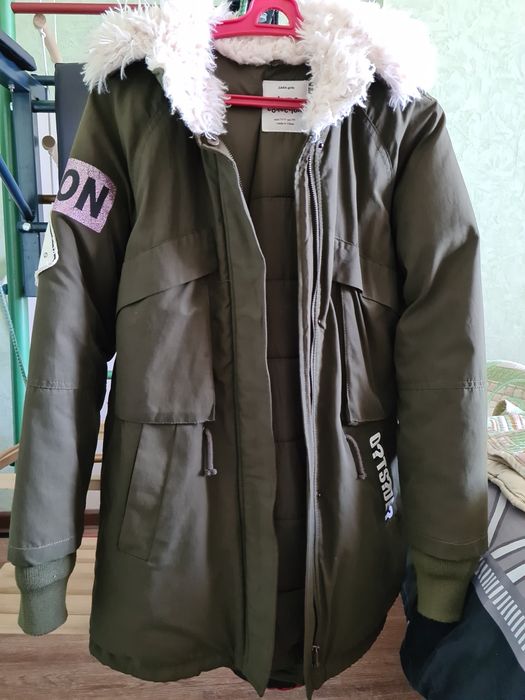 Продам куртку на подростка