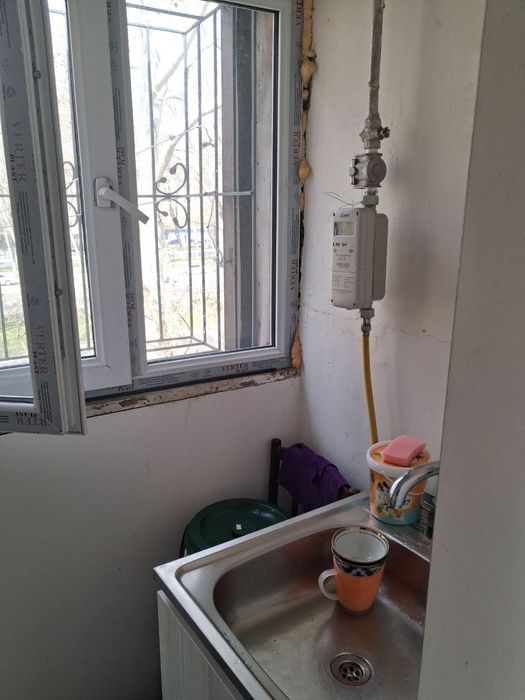 Срочно!Продаётся квартира Чиланзар 4 квартал 1/4/4 кирпич 1,2 ×3 балко