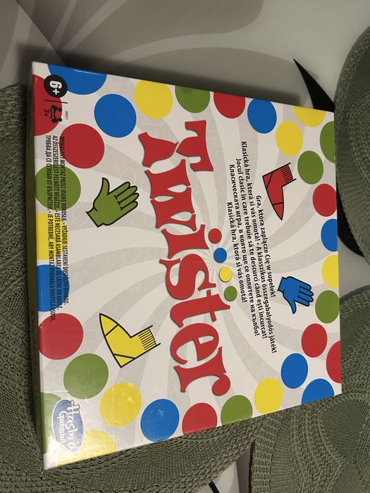 Joc Twister Original Hasbro - Ca nou! Distractie garantata!