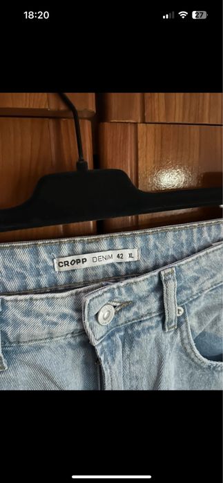 Blugi mom fit rupți