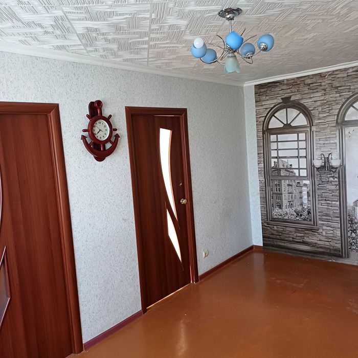 Продам трехкомнатную квартиру