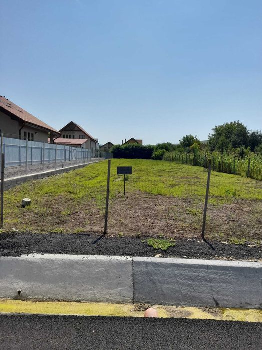 Teren intravilan de vânzare in Sângeorgiu de Mureș, 1300 mp