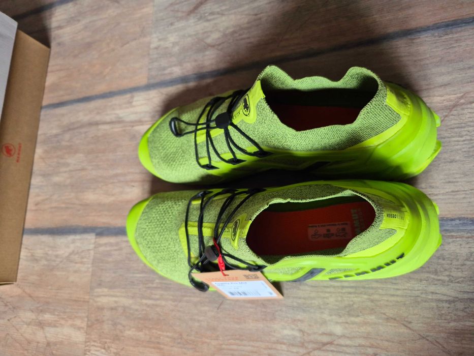 продавам НОВИ обувки за трекинг MAMMUT и BERGHAUS