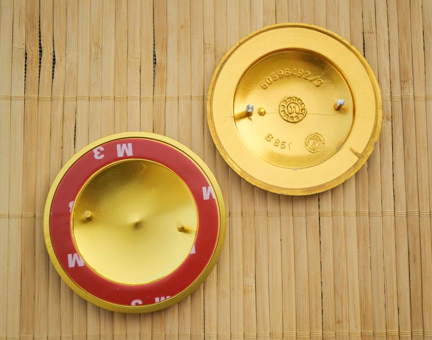 Емблема Alfa Romeo за всички автомобили произведени преди 2003 година