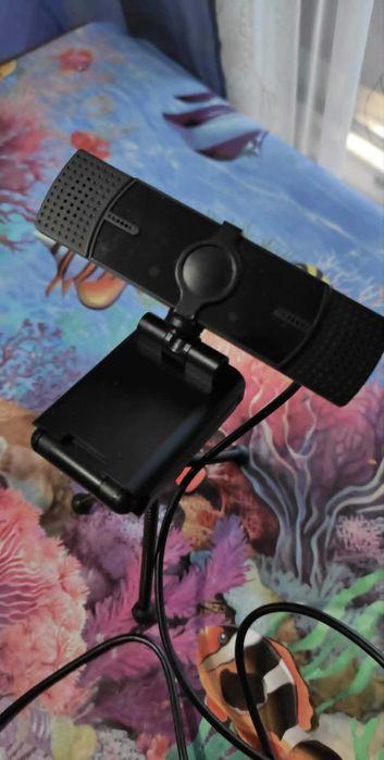Vand camera web cu trepied si protectie obiectiv noua