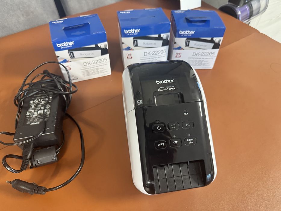 Imprimanta termica Brother QL810 wifi + 3 role noi