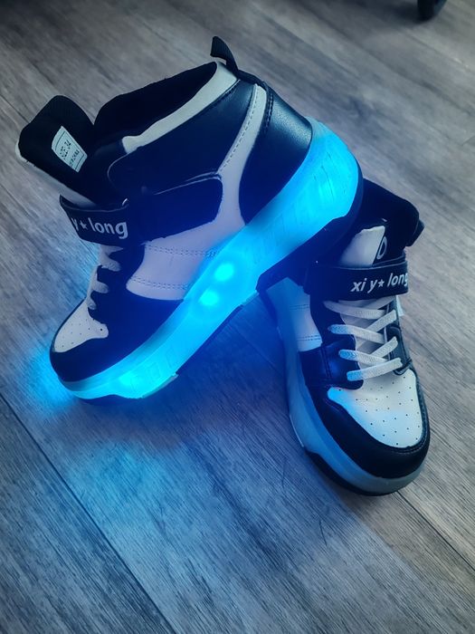 Кроссовки-ролики