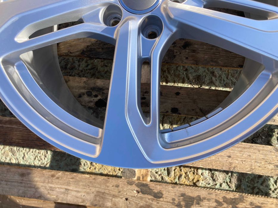 19 джанта 5х112 Audi TT RS 8S0601025N 9J et52 Оригинал Единичка