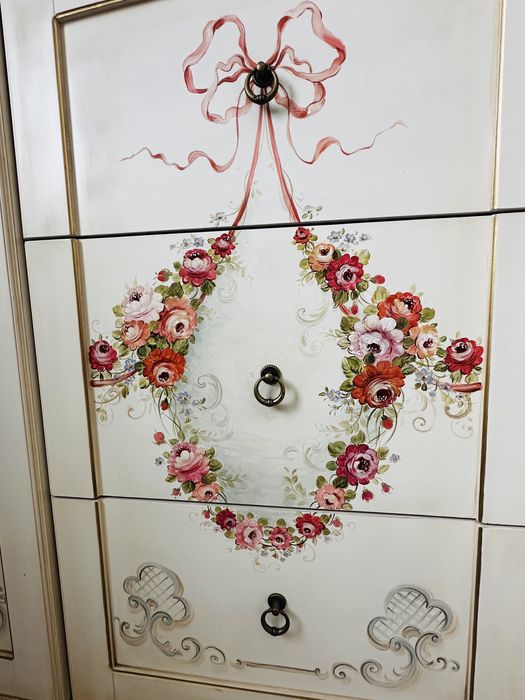 Dormitor elegant pictat manual