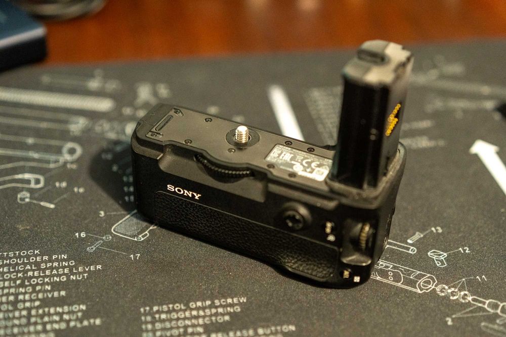 Grip baterie Sony pentru A7III – stare excelentă