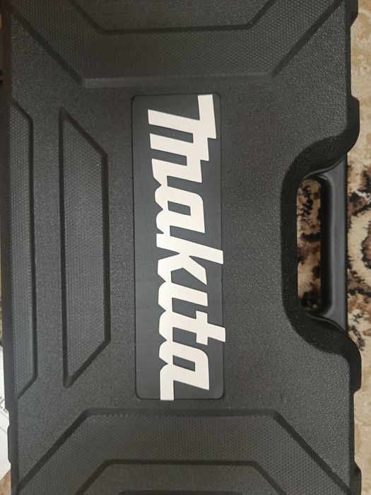 Вешаю телевизор, карнизы, полки, зеркала