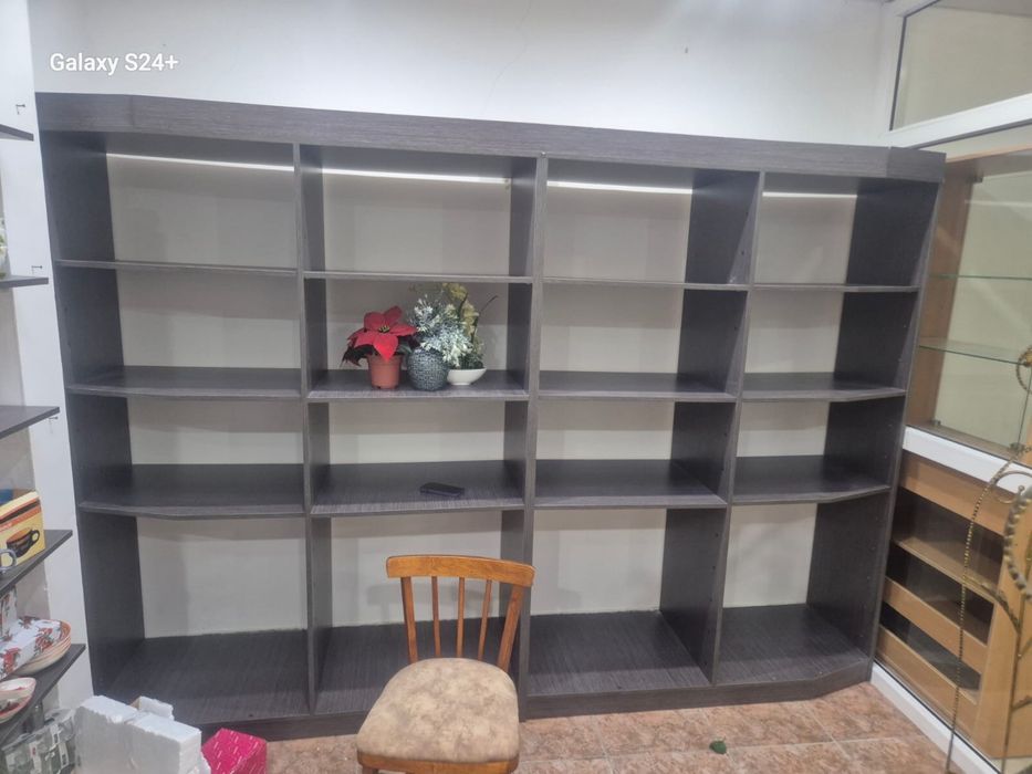 Продам шкаф с полками