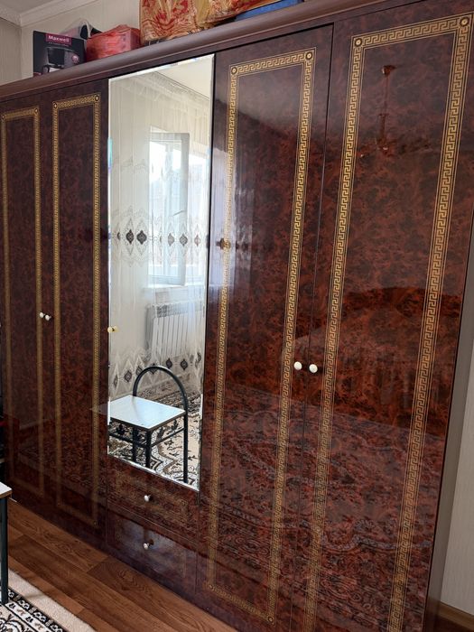 Спальный гарнитур