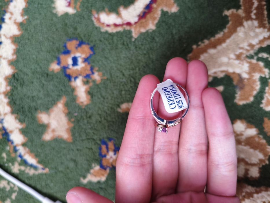 Колцо серебро срочно новый