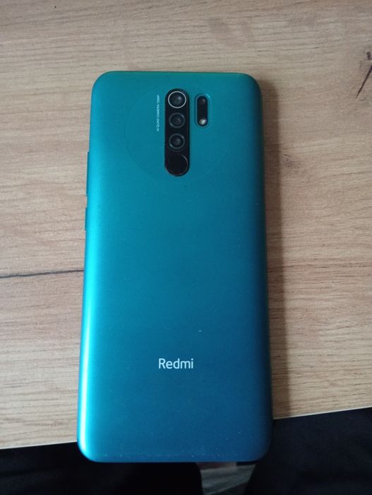 Redmi 9  телефон в отличном состоянии