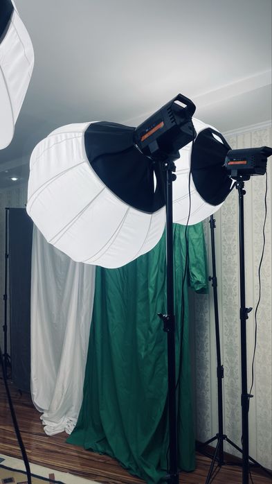 Студийное оборудование для сьемок + стоитка подставка + полотна