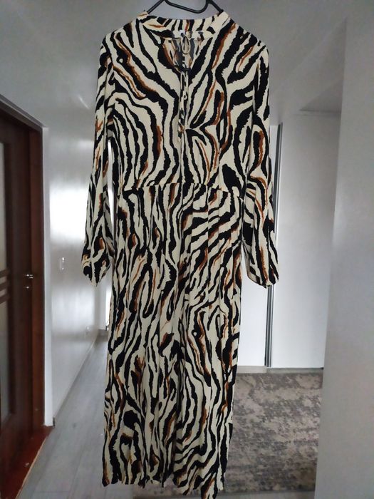 Rochii midi elegante/de birou/casual