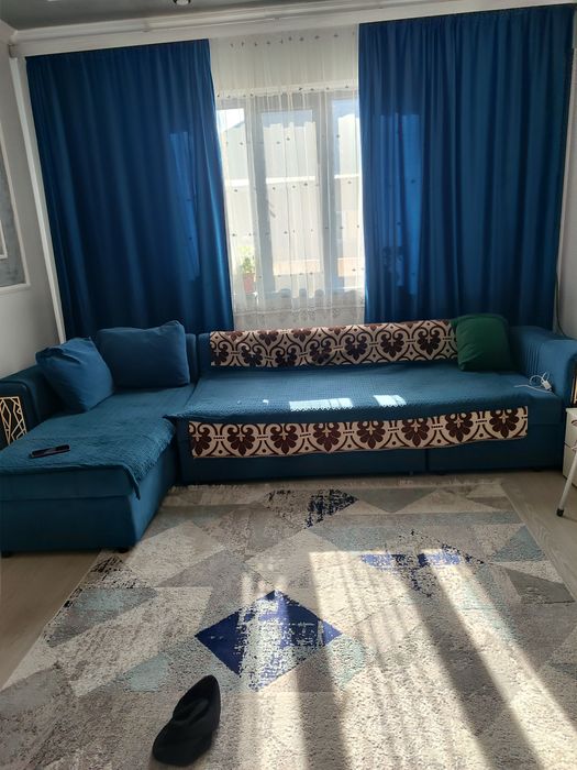 Продам диван с механизмом в отличном состояний