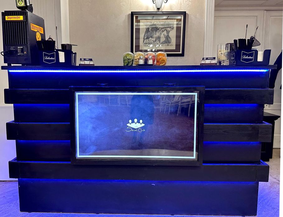 Cocktail bar mobil alcoolic / tort de shot-uri /trabuc / cigar bar