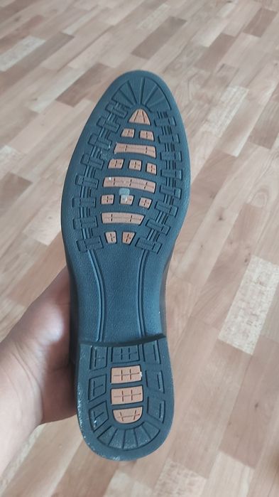 Продам туфли кожаные новые