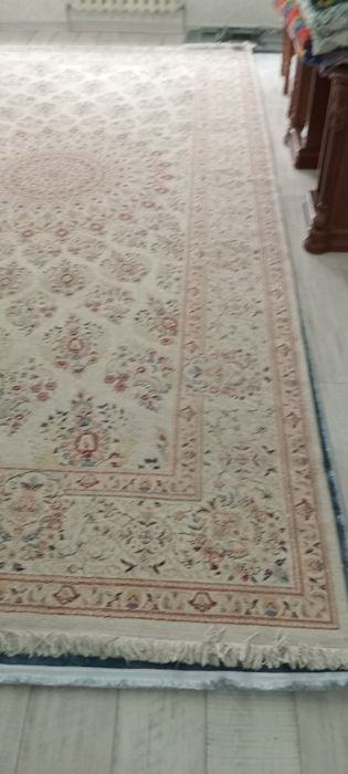Продам ковёр 5 /2.5 м