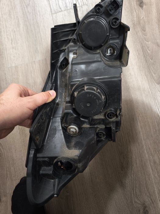 Far stânga față Kia Ceed 2006-2009