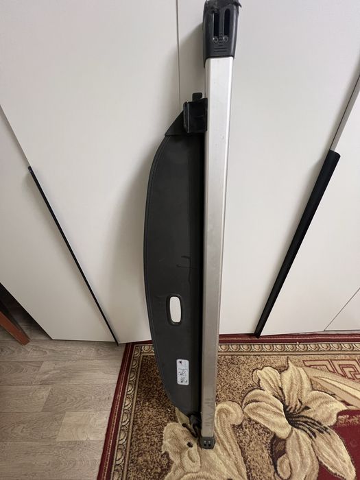 Продаю штор на багажник