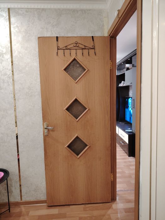 продам дверь с коробкой