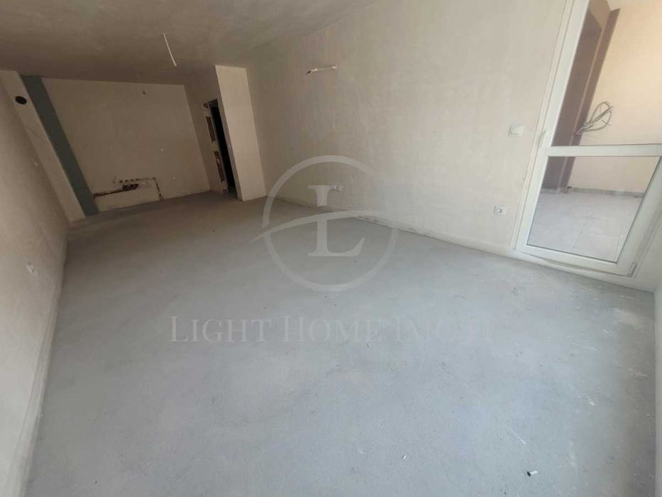 Реф. 2722 Двустаен Апартамент с Паркомясто в Цената / кв. Южен