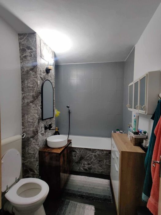 Apartament cu patru camere  in zona Almasului