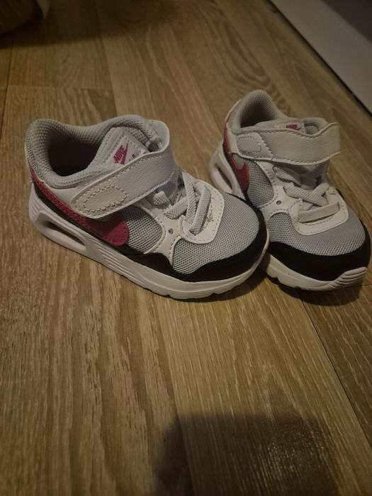 Vand adidasi originali fetite