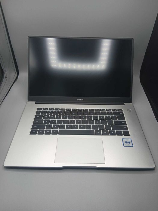 Laptop Ultrabook Huawei MateBook D15 Argintiu, AMD Ryzen 5 3500U, 8GB DDR4 RAM, Capacitate de Stocare 256GB SSD