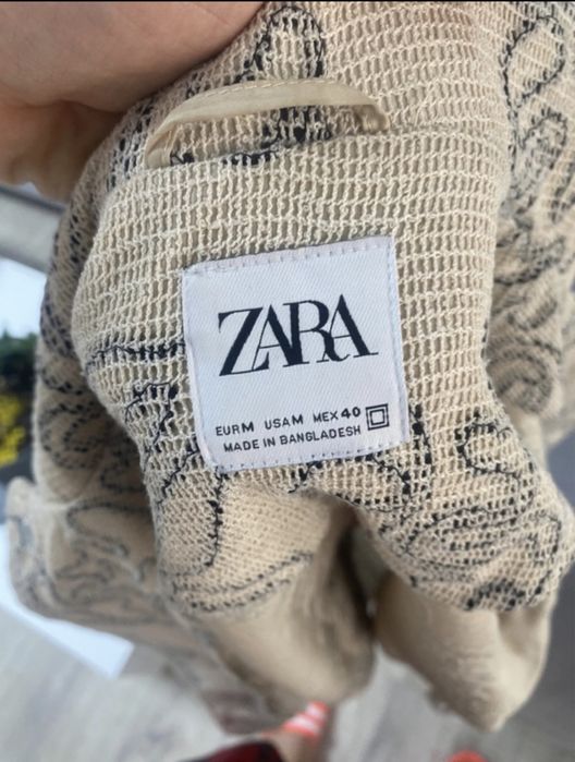 Jacheta imprimeu zara
