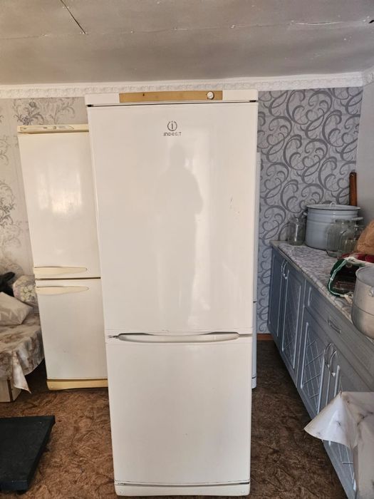 Продаю холодильник