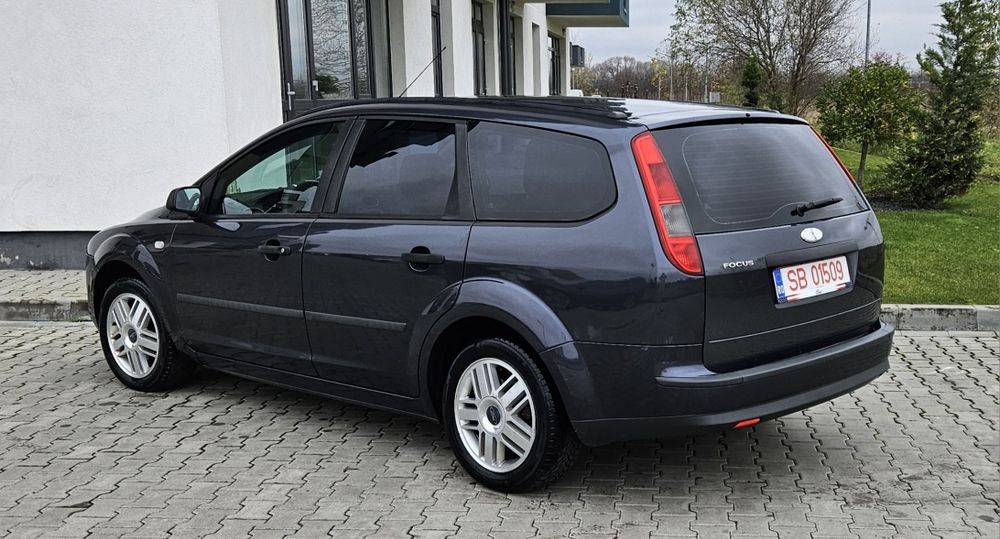 Vand sau schimb Ford Focus 1.6 benzina 2007