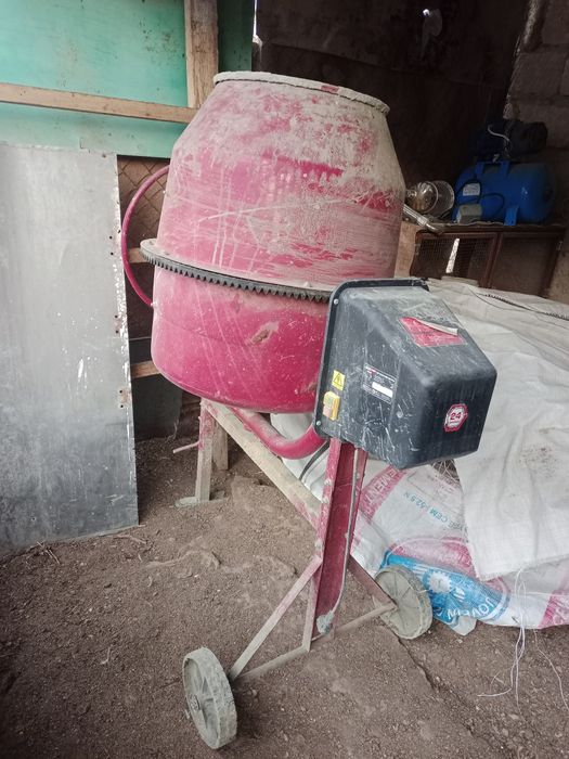 Продаётся бетонамешалка