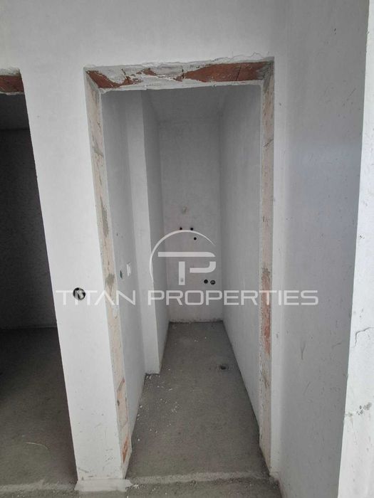 Двустаен апартамент в Коматево