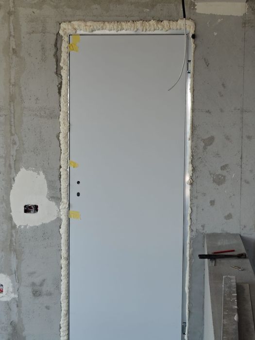 Montaj uși interior | Montaj usa metalica | Deblocări uși metalice, reglaje și reparații uși, montaj ușa sticlă glisanta și batanta | Filomuro